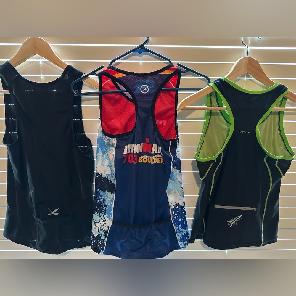 Women’s triathlon tops medium